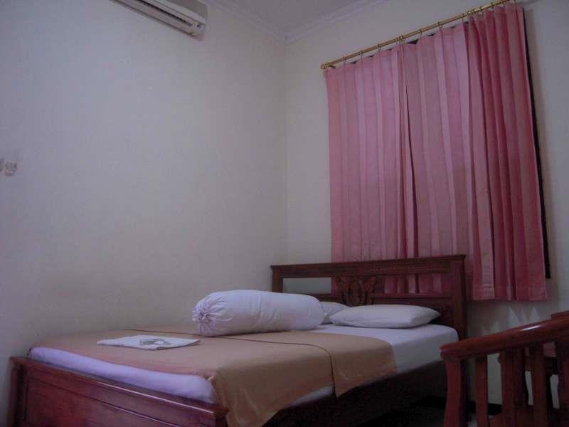 Hotel Paprica 1 Surabaya Ngoại thất bức ảnh